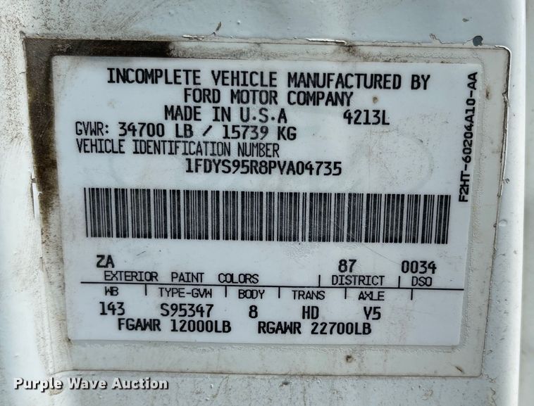 image for item ED9393 1993 Ford Aero Max L9000  toter truck