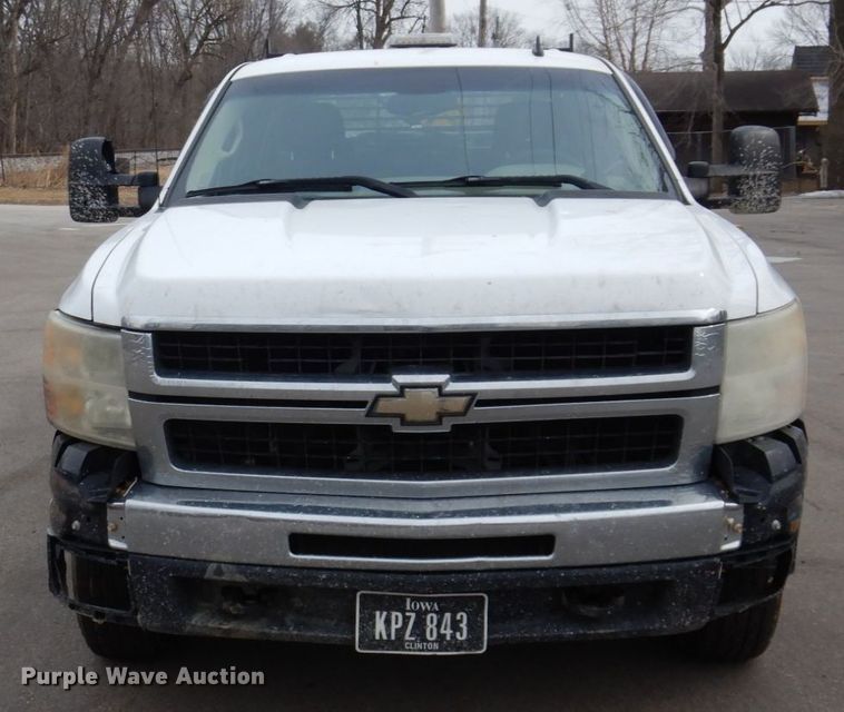 2008 Chevrolet Silverado 2500HD Crew Cab pickup truck in Camanche, IA