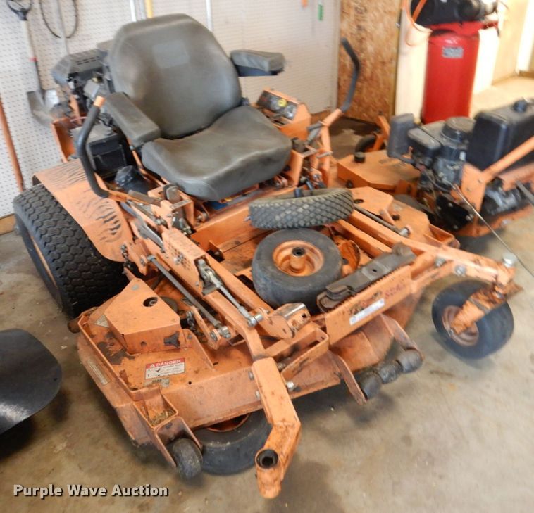 image for item IM9971 (2) Scag ZTR lawn mowers