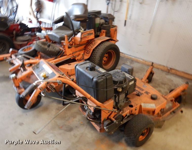 image for item IM9971 (2) Scag ZTR lawn mowers