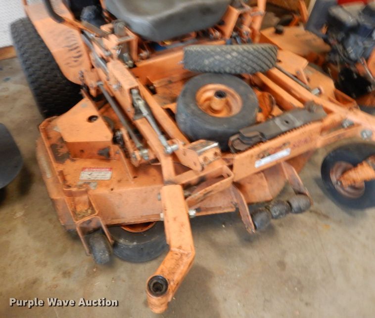 image for item IM9971 (2) Scag ZTR lawn mowers