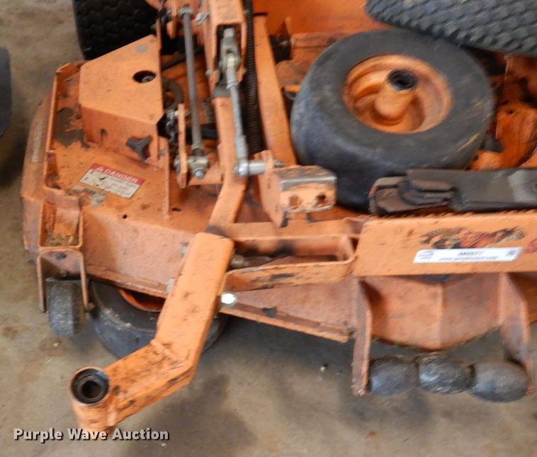 image for item IM9971 (2) Scag ZTR lawn mowers