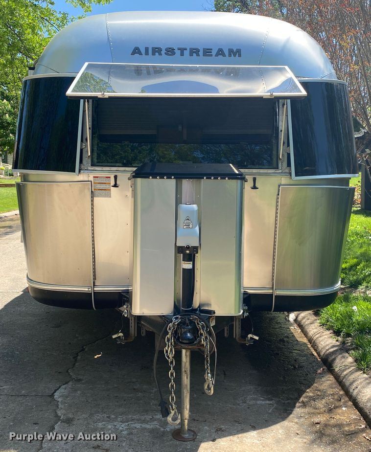 image for item JL9031 2018 Airstream 30RB Classic  camper