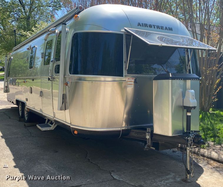 image for item JL9031 2018 Airstream 30RB Classic  camper