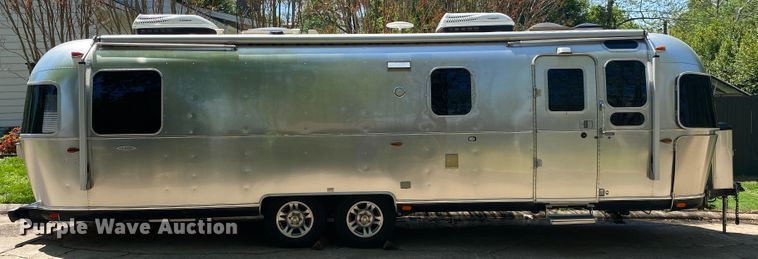 image for item JL9031 2018 Airstream 30RB Classic  camper