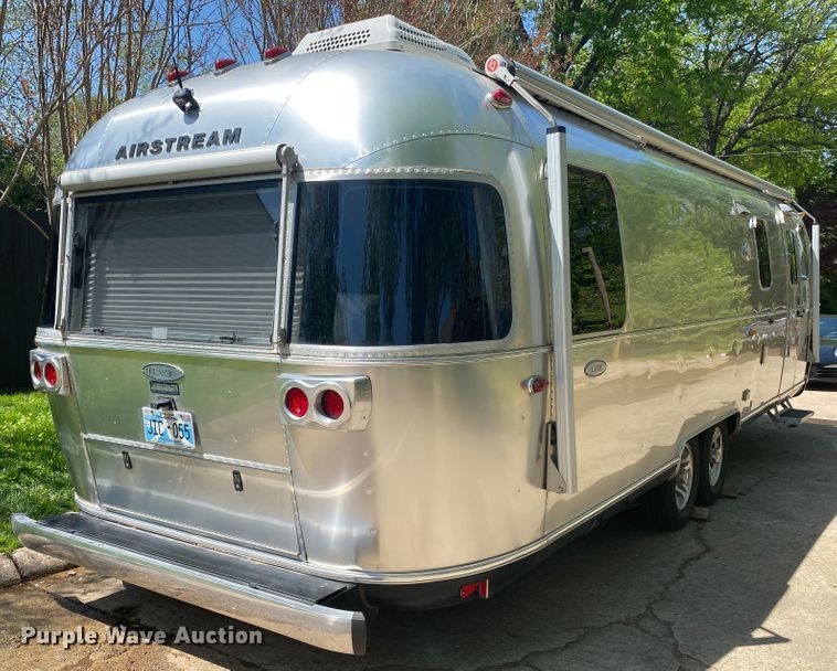 image for item JL9031 2018 Airstream 30RB Classic  camper
