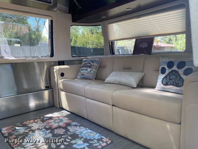 image for item JL9031 2018 Airstream 30RB Classic  camper