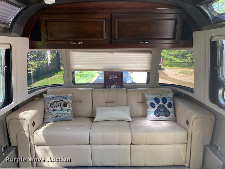 image for item JL9031 2018 Airstream 30RB Classic  camper