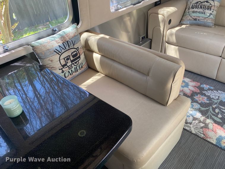 image for item JL9031 2018 Airstream 30RB Classic  camper