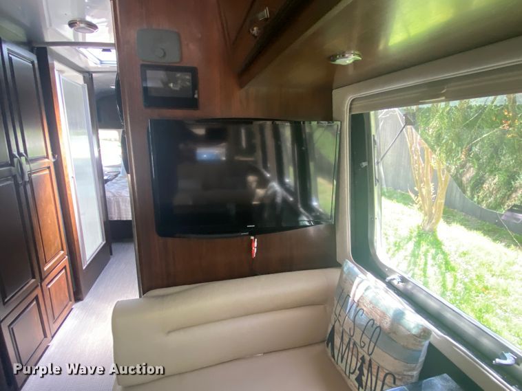 image for item JL9031 2018 Airstream 30RB Classic  camper