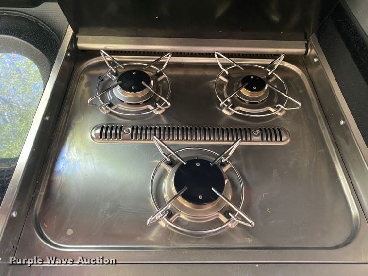 image for item JL9031 2018 Airstream 30RB Classic  camper