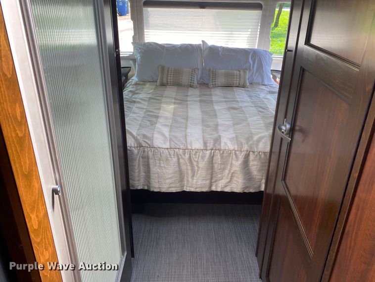 image for item JL9031 2018 Airstream 30RB Classic  camper