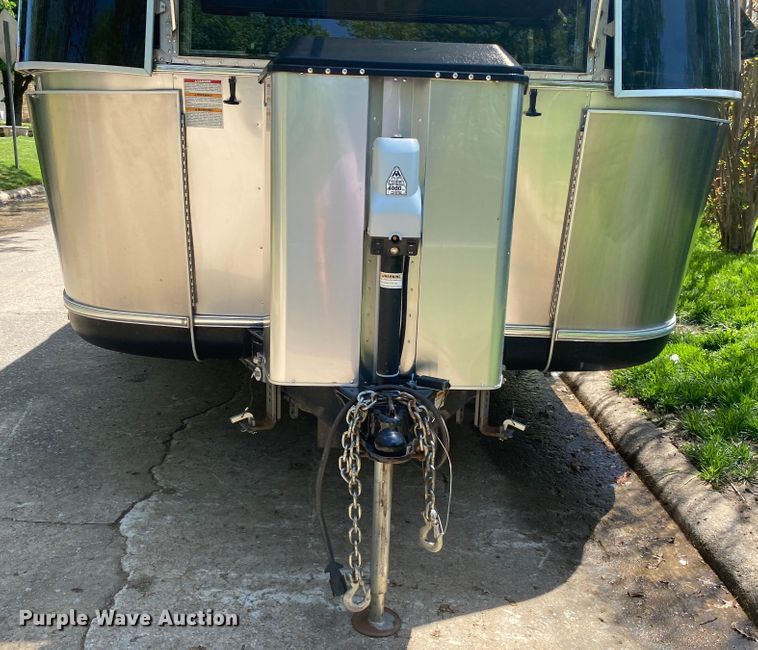 image for item JL9031 2018 Airstream 30RB Classic  camper