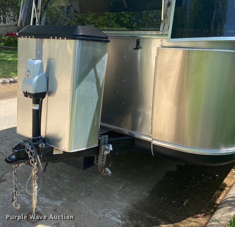 image for item JL9031 2018 Airstream 30RB Classic  camper