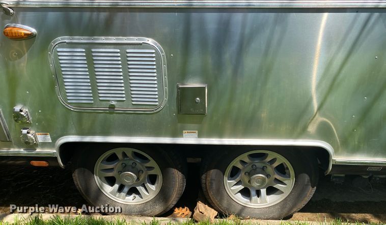 image for item JL9031 2018 Airstream 30RB Classic  camper