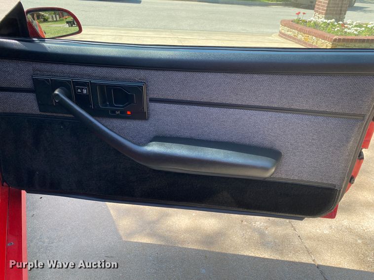 image for item JL9032 1989 Chevrolet Camaro IROC-Z  convertible