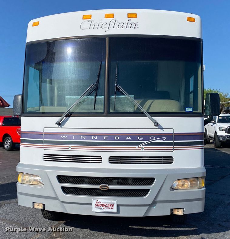 image for item JL9039 1999 Winnebago WFL34WY  RV