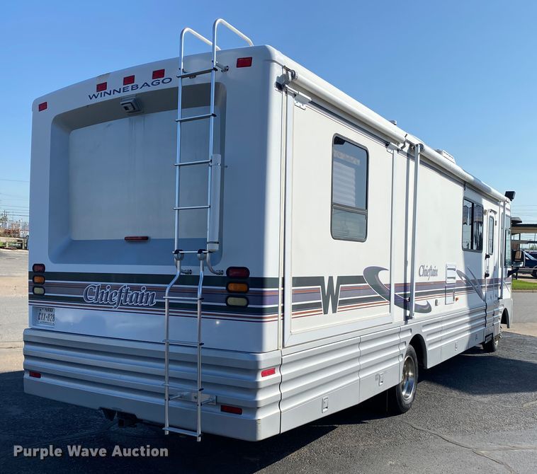 image for item JL9039 1999 Winnebago WFL34WY  RV