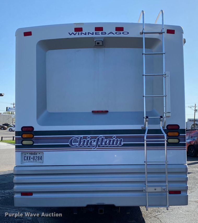 image for item JL9039 1999 Winnebago WFL34WY  RV