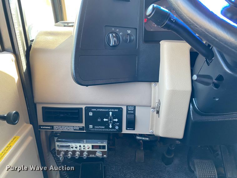 image for item JL9039 1999 Winnebago WFL34WY  RV