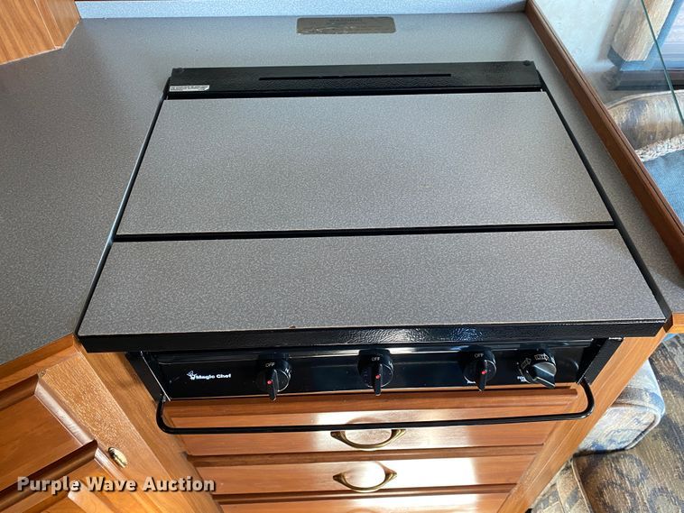 image for item JL9039 1999 Winnebago WFL34WY  RV