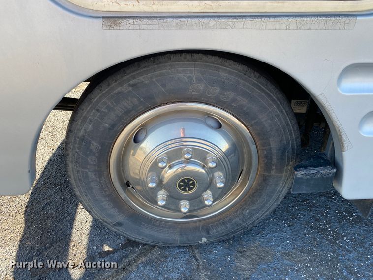 image for item JL9039 1999 Winnebago WFL34WY  RV