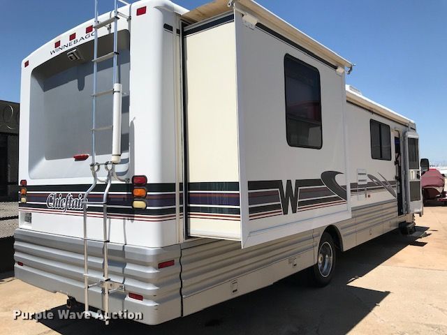 image for item JL9039 1999 Winnebago WFL34WY  RV