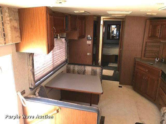 image for item JL9039 1999 Winnebago WFL34WY  RV