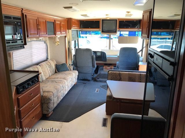 image for item JL9039 1999 Winnebago WFL34WY  RV