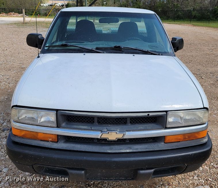 image for item JL9599 2001 Chevrolet S10  pickup truck