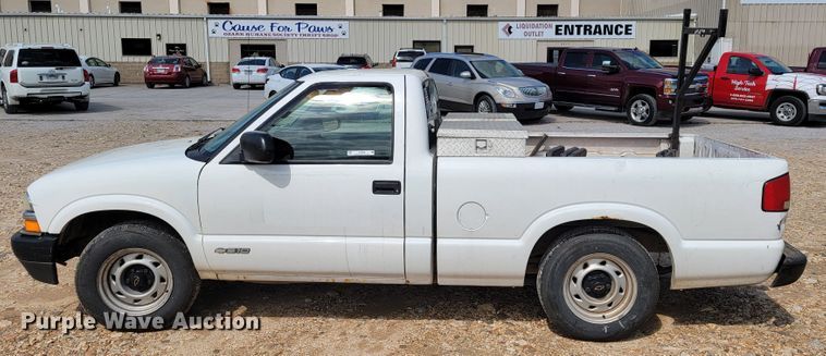 image for item JL9599 2001 Chevrolet S10  pickup truck