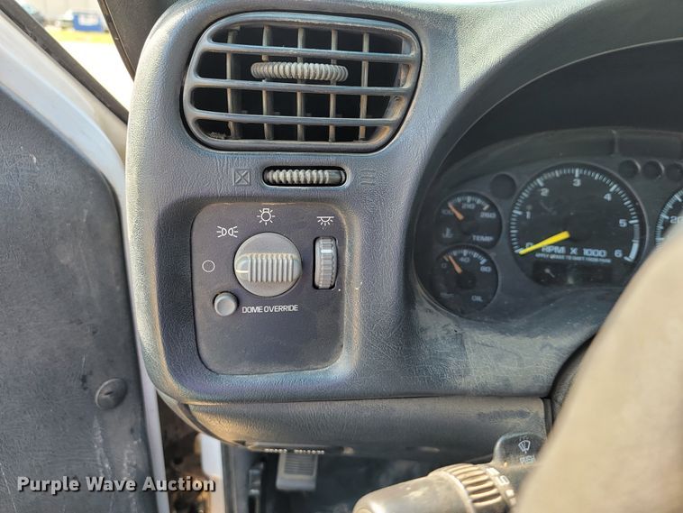 image for item JL9599 2001 Chevrolet S10  pickup truck