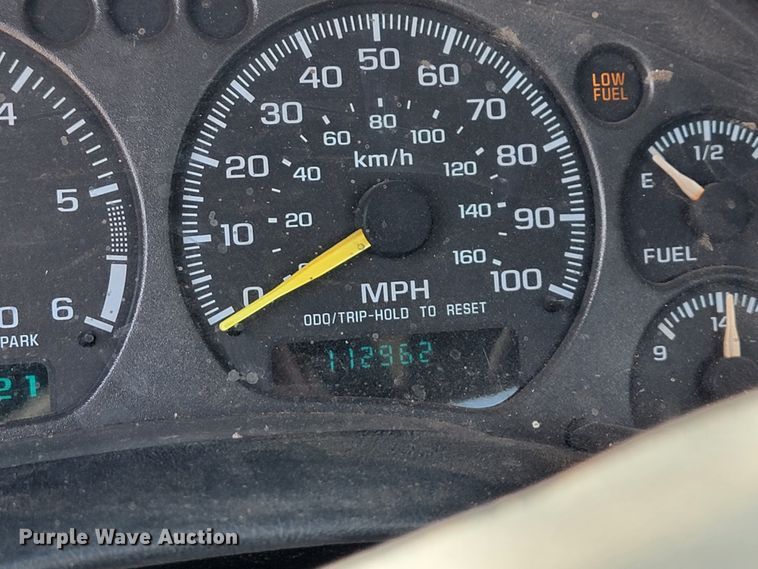 image for item JL9599 2001 Chevrolet S10  pickup truck