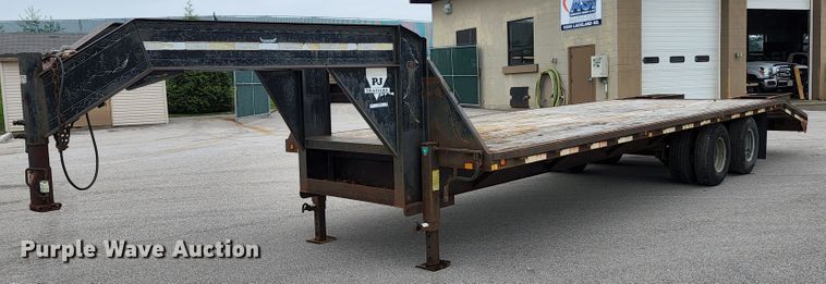 image for item JM9089 2002 PJ Trailers  equipment trailer