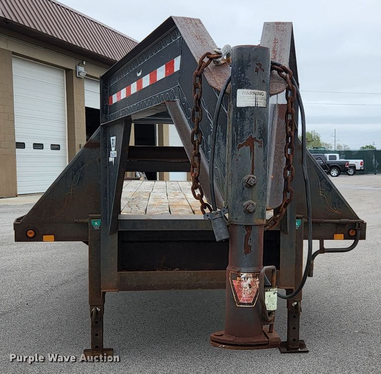 image for item JM9089 2002 PJ Trailers  equipment trailer