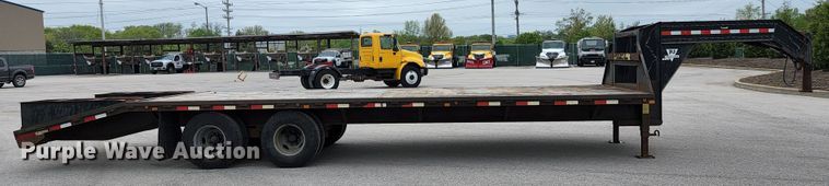 image for item JM9089 2002 PJ Trailers  equipment trailer