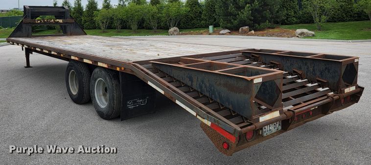 image for item JM9089 2002 PJ Trailers  equipment trailer