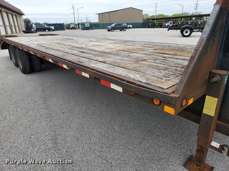 image for item JM9089 2002 PJ Trailers  equipment trailer