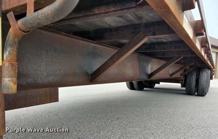 image for item JM9089 2002 PJ Trailers  equipment trailer