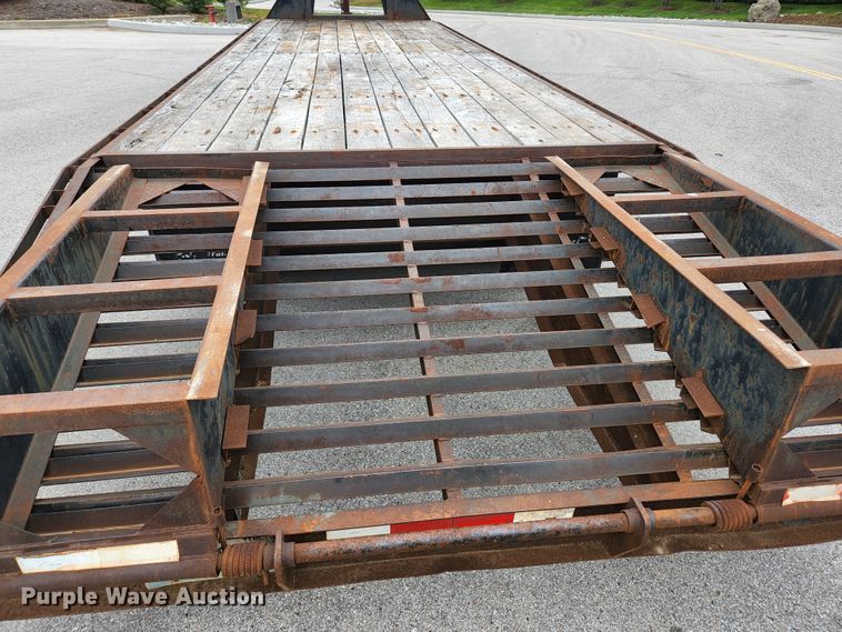 image for item JM9089 2002 PJ Trailers  equipment trailer