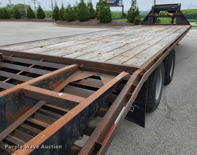 image for item JM9089 2002 PJ Trailers  equipment trailer