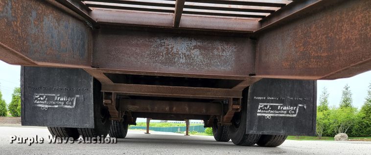 image for item JM9089 2002 PJ Trailers  equipment trailer