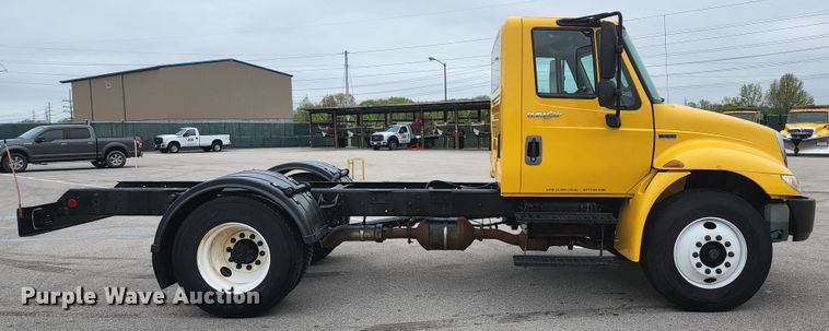 image for item JM9090 2013 International DuraStar 4300  truck cab and chassis