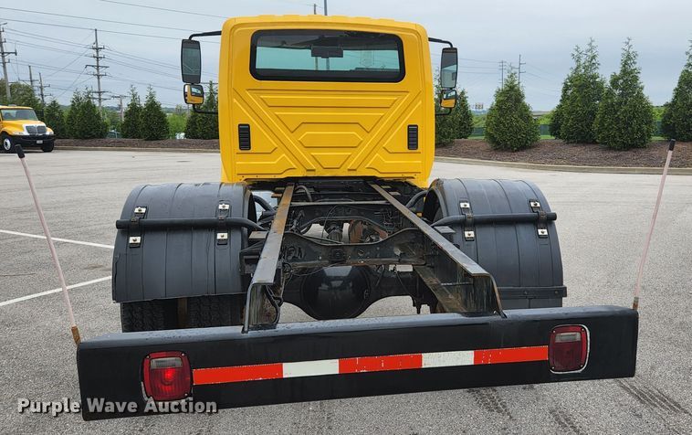 image for item JM9090 2013 International DuraStar 4300  truck cab and chassis