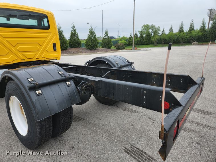 image for item JM9090 2013 International DuraStar 4300  truck cab and chassis