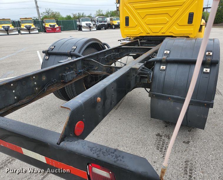 image for item JM9090 2013 International DuraStar 4300  truck cab and chassis