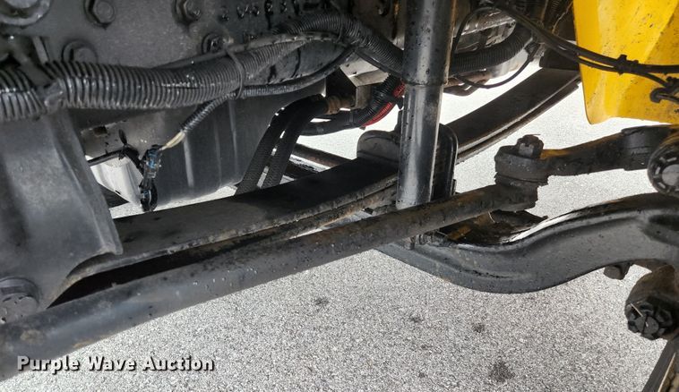 image for item JM9090 2013 International DuraStar 4300  truck cab and chassis