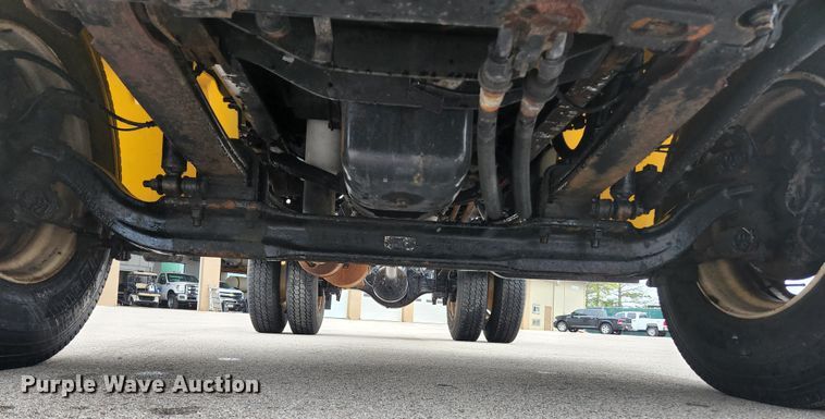 image for item JM9090 2013 International DuraStar 4300  truck cab and chassis