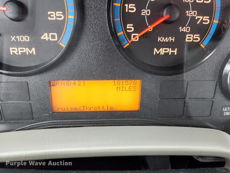 image for item JM9090 2013 International DuraStar 4300  truck cab and chassis