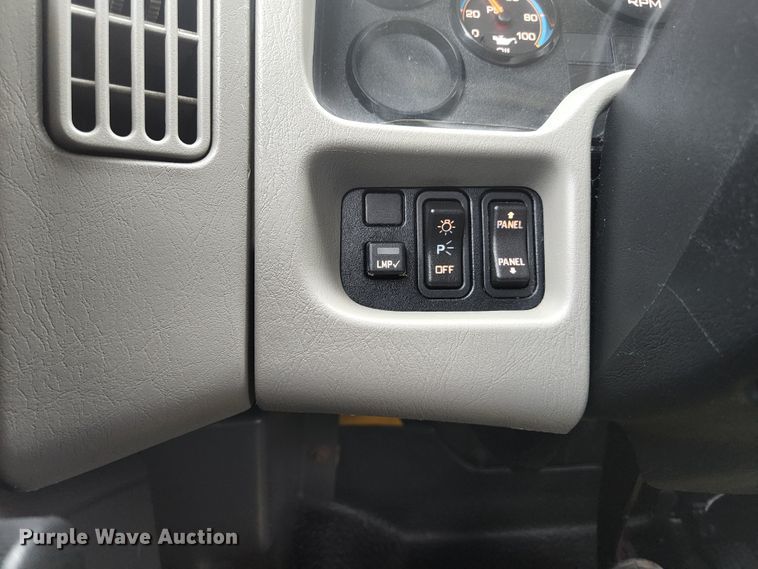 image for item JM9090 2013 International DuraStar 4300  truck cab and chassis